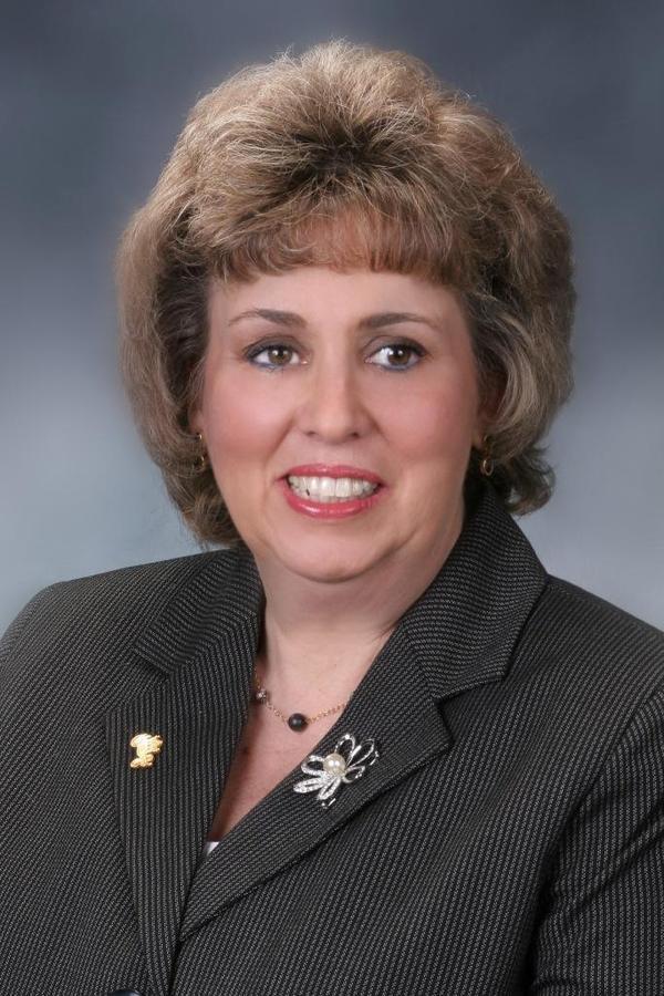 Elizabeth Rowsell East Islip Howard Hanna Coach Realtors